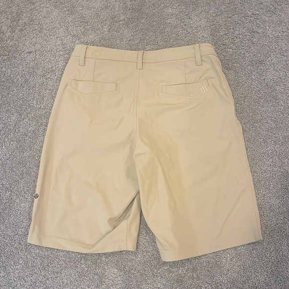 Lululemon khaki COMMISSION SHORT RELAXED *WARPSTREME 11" - Picture 4 of 7